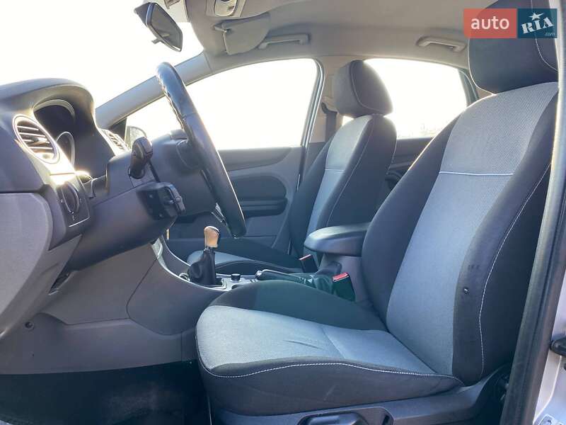 Хэтчбек Ford Focus 2010 в Львове фото 8 Хэтчбек Ford Focus 2010 в Львове