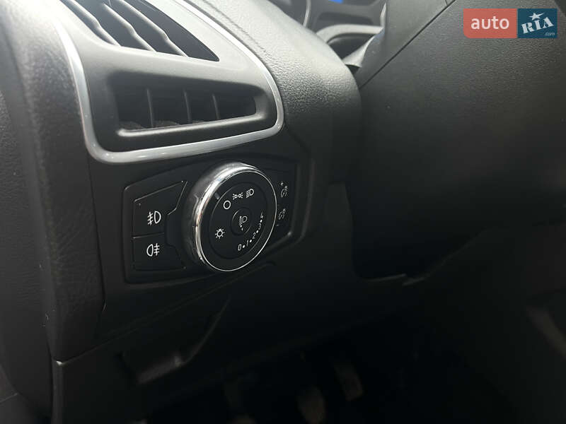 Хэтчбек Ford Focus 2014 в Чернигове