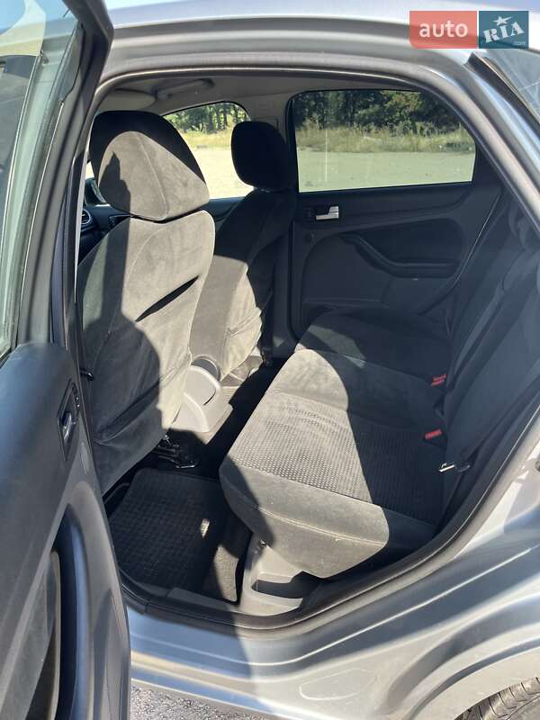 Хэтчбек Ford Focus 2004 в Кропивницком