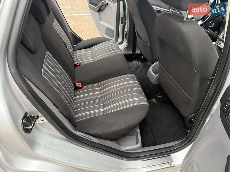 Универсал Ford Focus 2010 в Житомире фото 27 Универсал Ford Focus 2010 в Житомире