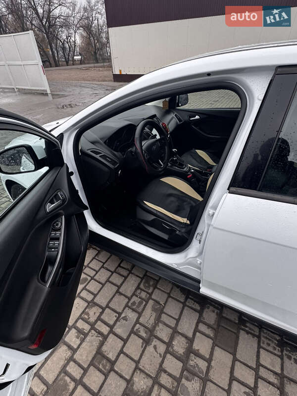 Хэтчбек Ford Focus 2017 в Южноукраинске