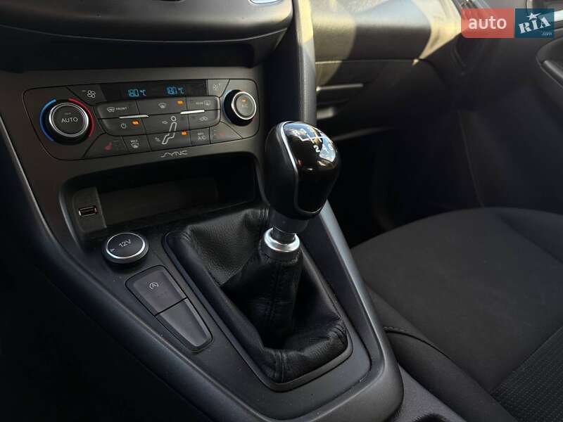Хэтчбек Ford Focus 2015 в Киеве фото 17 Хэтчбек Ford Focus 2015 в Киеве