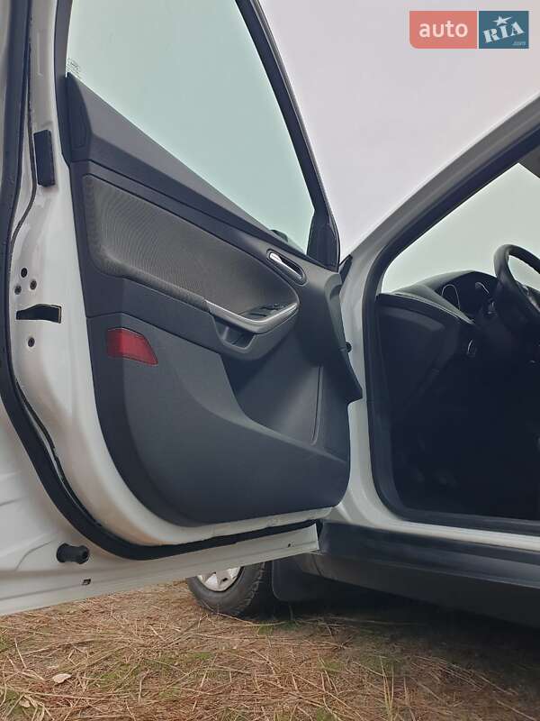 Седан Ford Focus 2011 в Полтаві