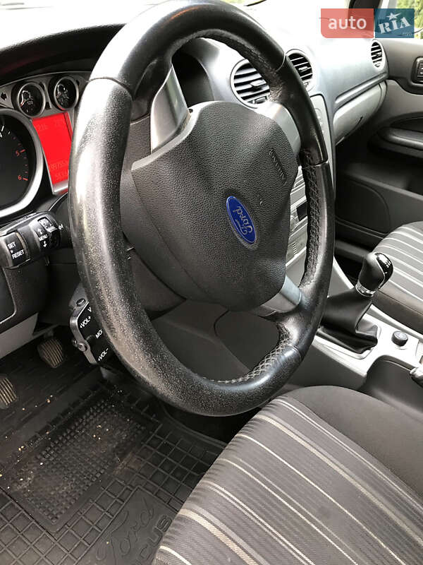 Универсал Ford Focus 2008 в Глухове