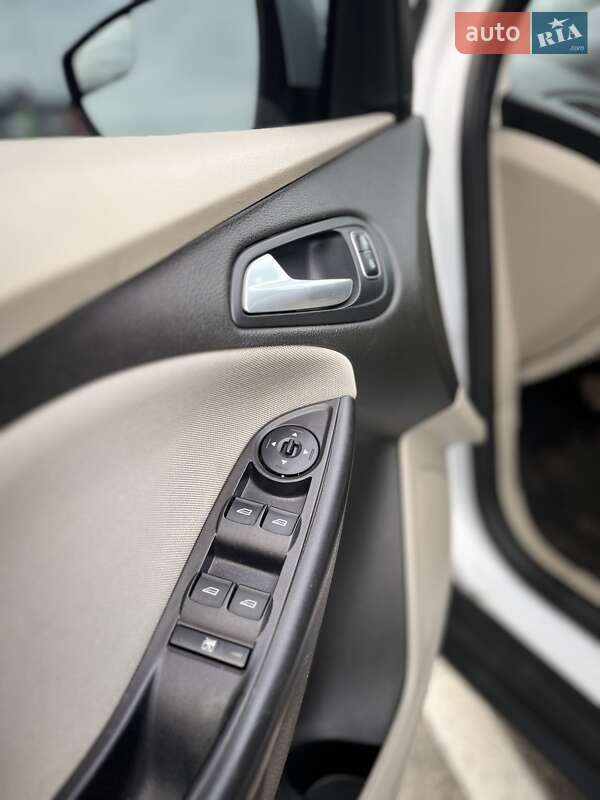 Седан Ford Focus 2015 в Полтаве фото 37 Седан Ford Focus 2015 в Полтаве