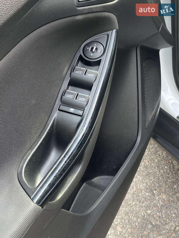 Хэтчбек Ford Focus 2013 в Кременчуге фото 15 Хэтчбек Ford Focus 2013 в Кременчуге
