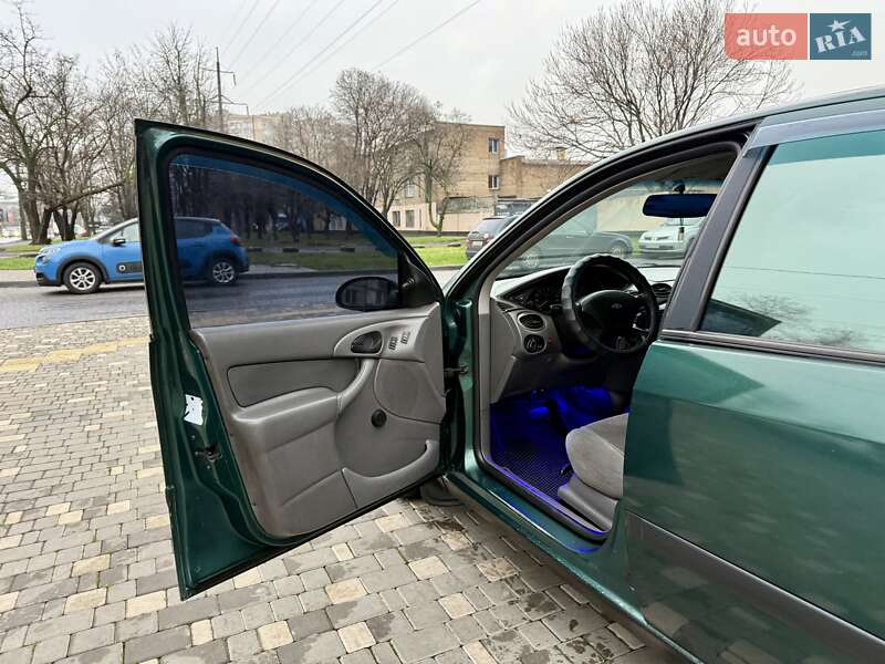 Седан Ford Focus 2001 в Одессе