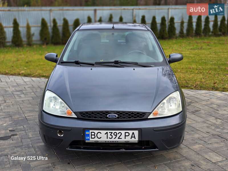 Хэтчбек Ford Focus 2002 в Луцке