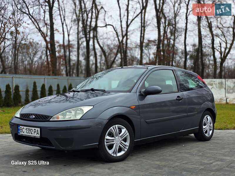 Хэтчбек Ford Focus 2002 в Луцке