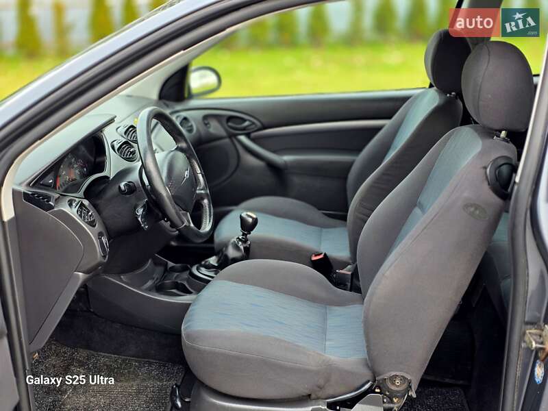 Хэтчбек Ford Focus 2002 в Луцке