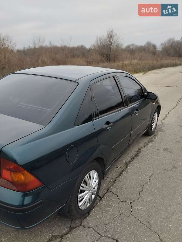 Седан Ford Focus 2004 в Мироновке