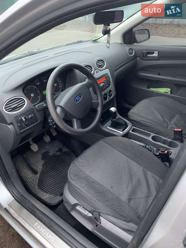 Универсал Ford Focus 2005 в Ромнах фото 4 Универсал Ford Focus 2005 в Ромнах
