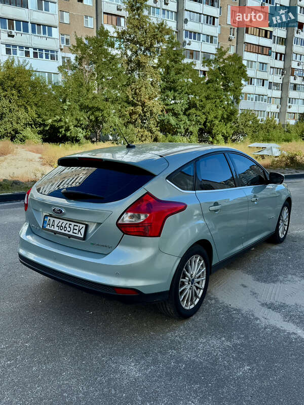 Хэтчбек Ford Focus 2013 в Киеве фото 3 Хэтчбек Ford Focus 2013 в Киеве