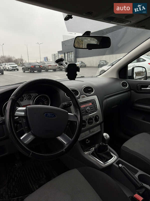 Хэтчбек Ford Focus 2010 в Ирпене