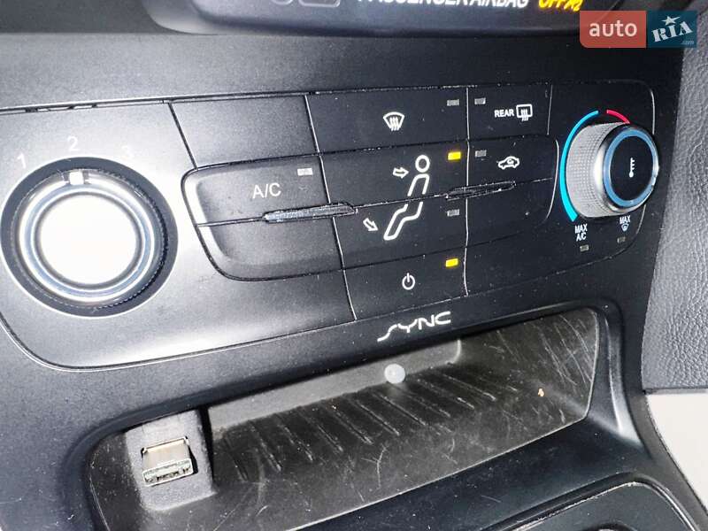 Седан Ford Focus 2015 в Запорожье фото 4 Седан Ford Focus 2015 в Запорожье