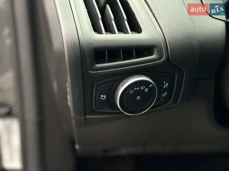 Хэтчбек Ford Focus 2016 в Киеве фото 32 Хэтчбек Ford Focus 2016 в Киеве