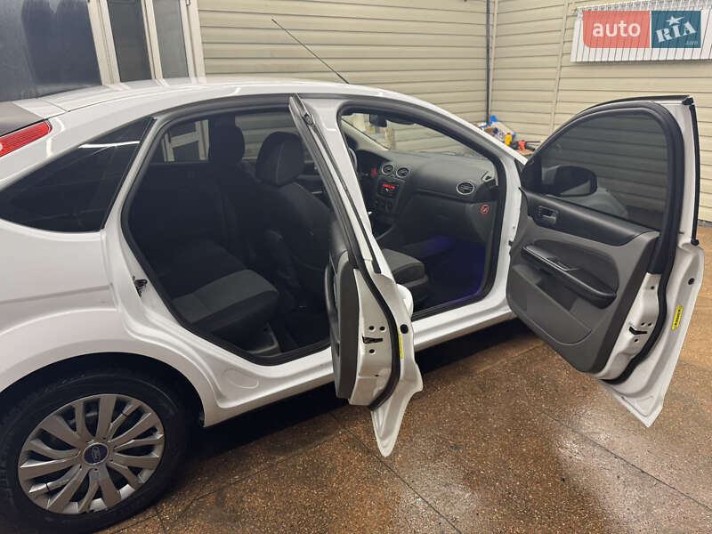 Хэтчбек Ford Focus 2010 в Харькове фото 8 Хэтчбек Ford Focus 2010 в Харькове