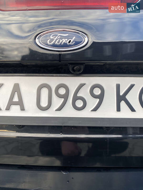 Седан Ford Focus 2015 в Сарнах