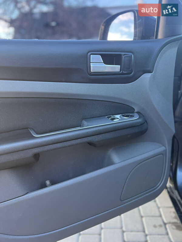 Универсал Ford Focus 2010 в Кривом Роге фото 20 Универсал Ford Focus 2010 в Кривом Роге