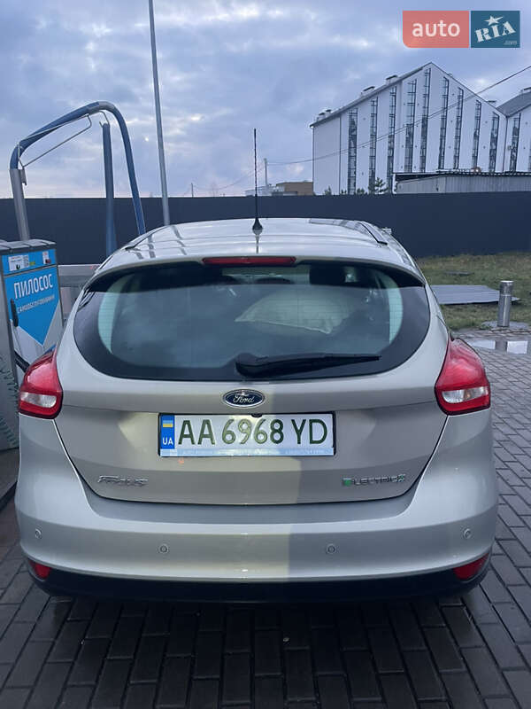 Хэтчбек Ford Focus 2017 в Гатном фото 5 Хэтчбек Ford Focus 2017 в Гатном