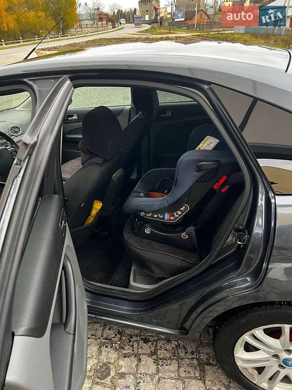 Хэтчбек Ford Focus 2010 в Тернополе