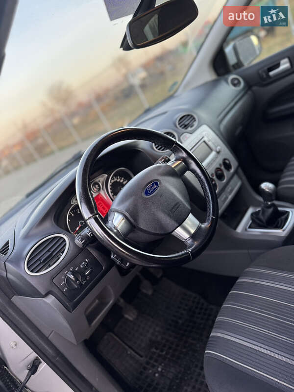 Универсал Ford Focus 2008 в Нововолынске