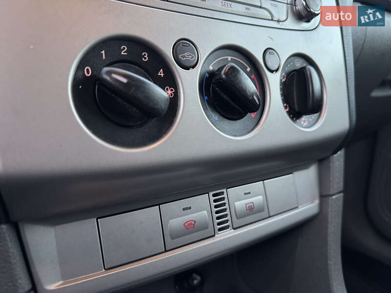 Универсал Ford Focus 2008 в Нововолынске