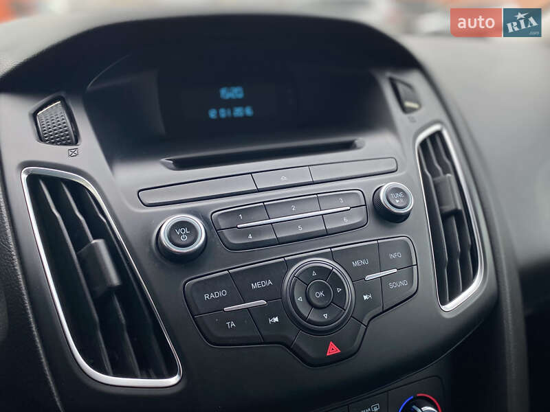 Хэтчбек Ford Focus 2015 в Киеве фото 14 Хэтчбек Ford Focus 2015 в Киеве