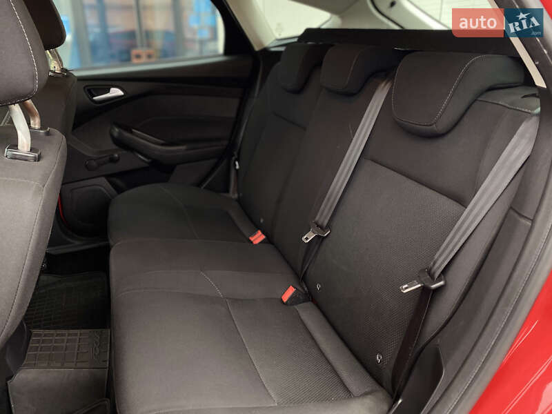 Хэтчбек Ford Focus 2015 в Киеве фото 19 Хэтчбек Ford Focus 2015 в Киеве