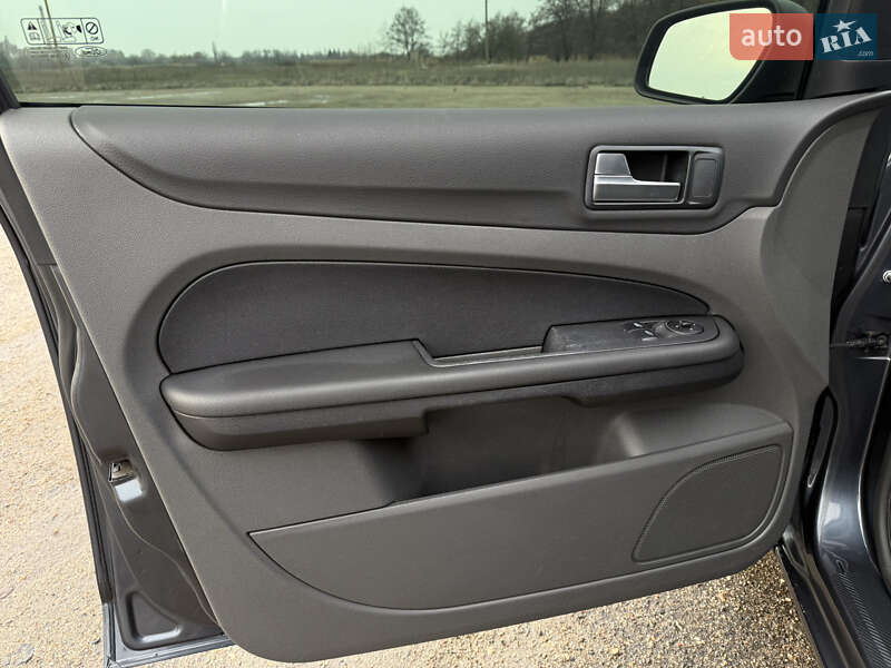 Хэтчбек Ford Focus 2005 в Кропивницком