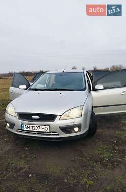 Хэтчбек Ford Focus 2006 в Радомышле