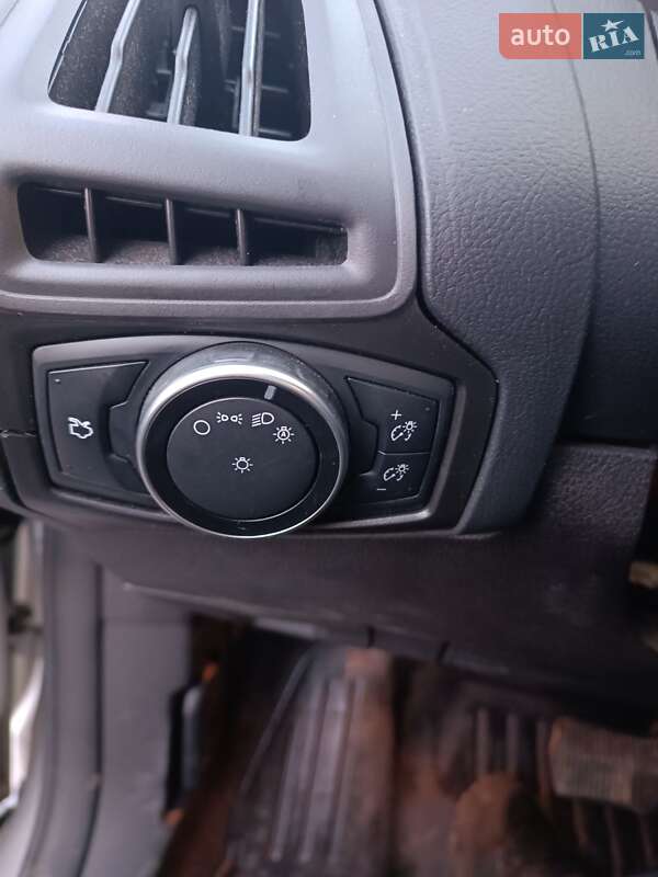 Хэтчбек Ford Focus 2015 в Подволочиске