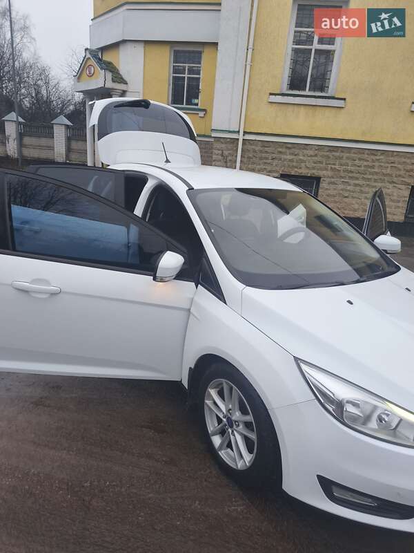 Хэтчбек Ford Focus 2017 в Глухове фото 6 Хэтчбек Ford Focus 2017 в Глухове