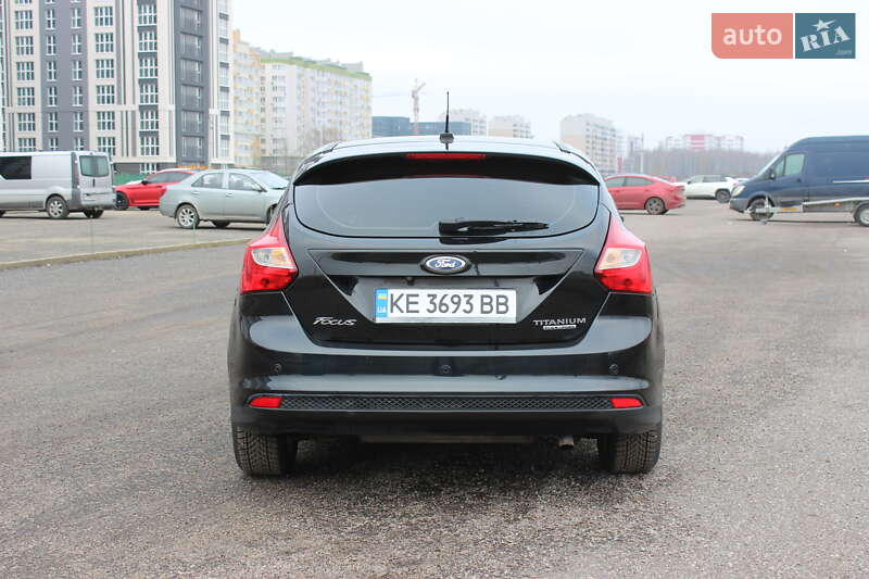 Хэтчбек Ford Focus 2014 в Киеве
