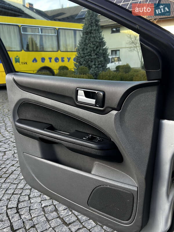 Универсал Ford Focus 2008 в Жовкве