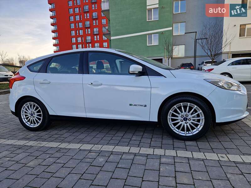 Хэтчбек Ford Focus 2014 в Ивано-Франковске