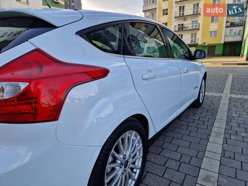 Хэтчбек Ford Focus 2014 в Ивано-Франковске