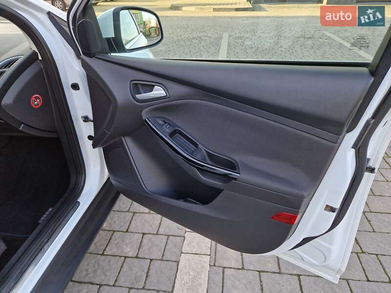 Хэтчбек Ford Focus 2014 в Ивано-Франковске