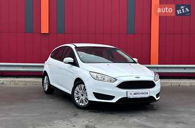 Хэтчбек Ford Focus 2015 в Киеве
