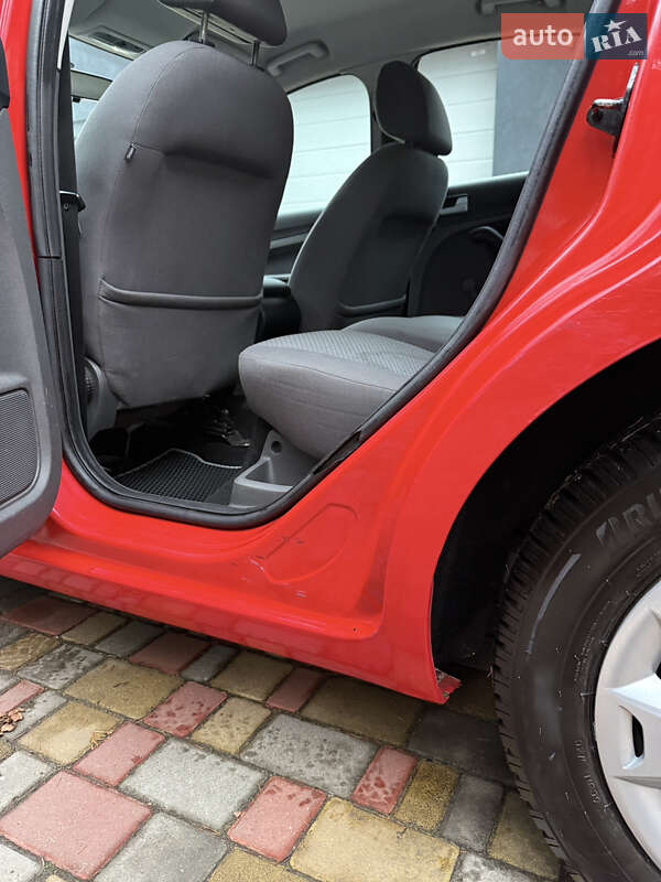 Хэтчбек Ford Focus 2004 в Кременчуге