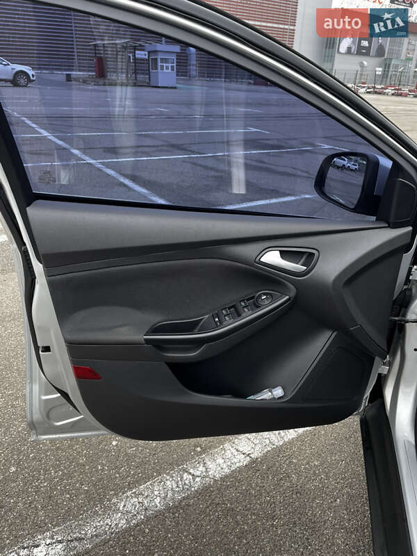 Хетчбек Ford Focus 2014 в Києві фото 33 Хетчбек Ford Focus 2014 в Києві