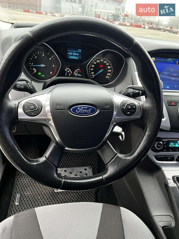 Хетчбек Ford Focus 2014 в Києві фото 35 Хетчбек Ford Focus 2014 в Києві
