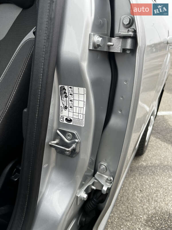 Хетчбек Ford Focus 2014 в Києві фото 38 Хетчбек Ford Focus 2014 в Києві