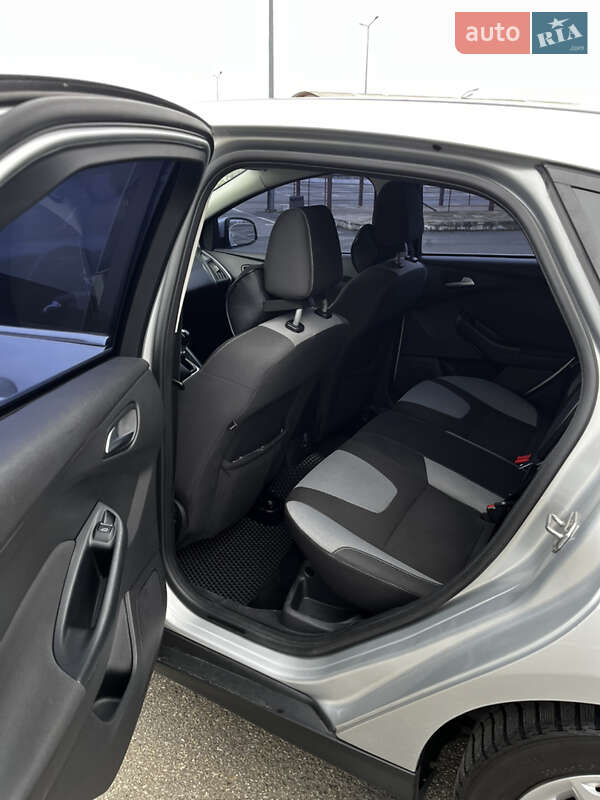 Хетчбек Ford Focus 2014 в Києві фото 40 Хетчбек Ford Focus 2014 в Києві