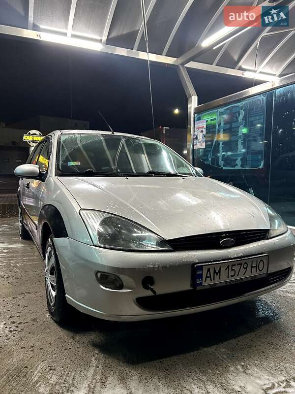 Ford Focus 2000