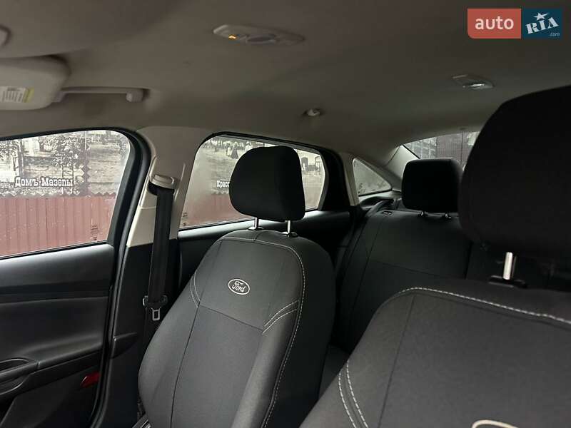 Седан Ford Focus 2015 в Чернигове
