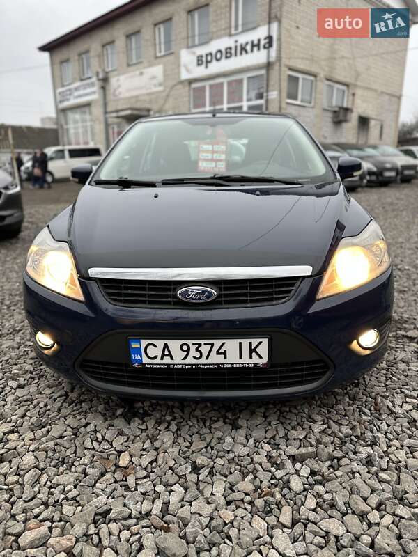 Хэтчбек Ford Focus 2010 в Смеле