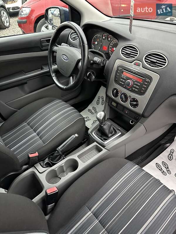 Хэтчбек Ford Focus 2010 в Смеле