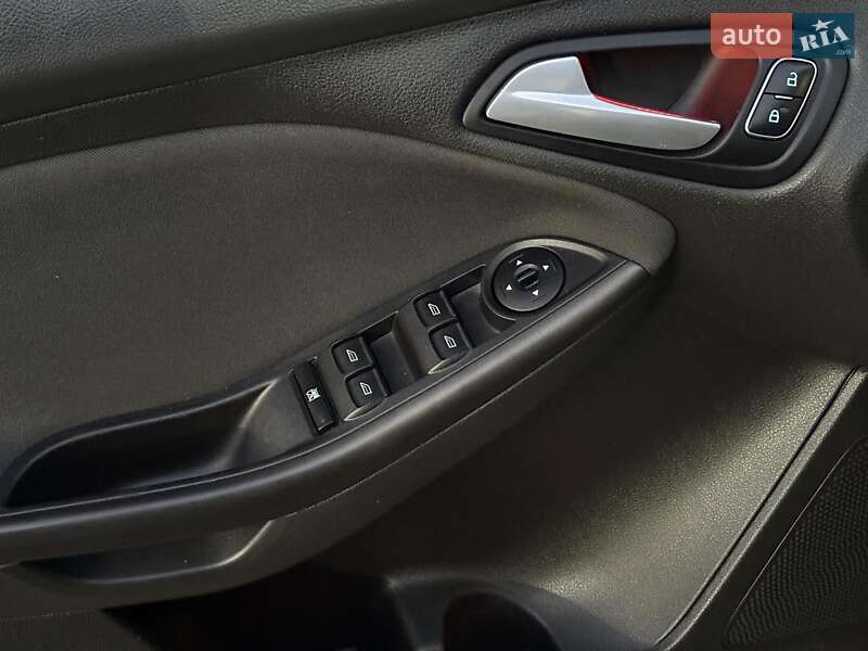 Седан Ford Focus 2015 в Львове