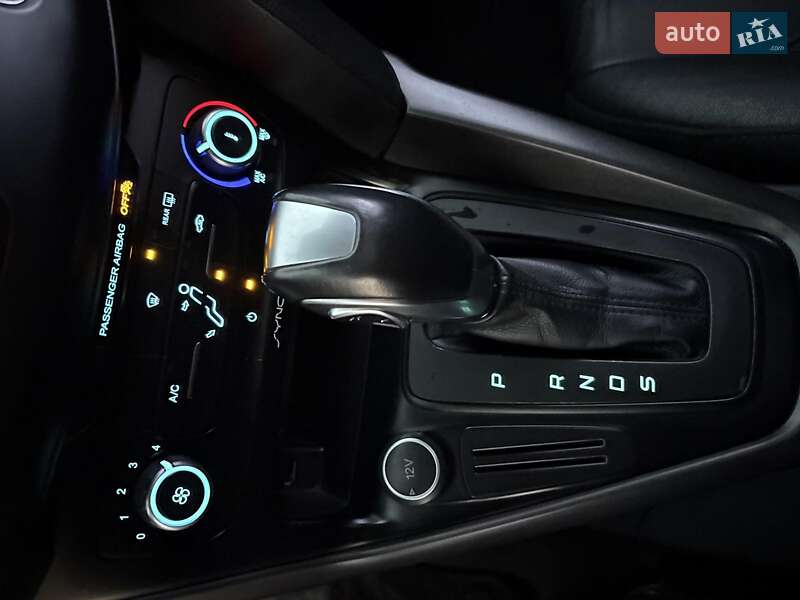 Седан Ford Focus 2015 в Львове